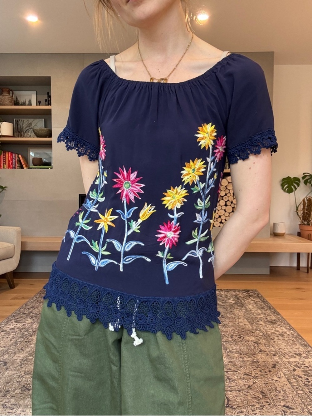 Vintage Navy Floral Embroidered off shoulder or Short-Sleeve Women's Top xs to s - Picture 3 of 15